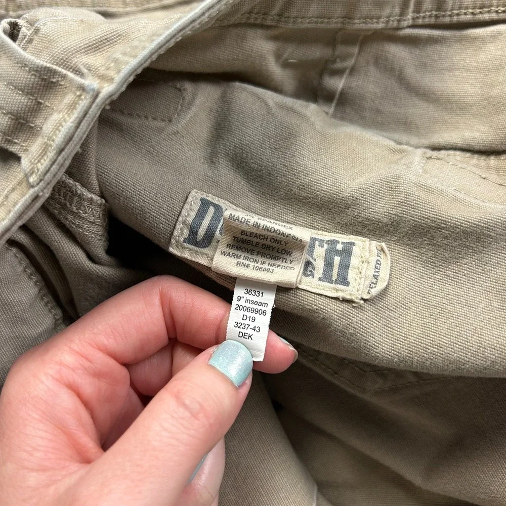 Duluth Trading Co Shorts Men Beige Flex Fire Hose Relaxed Fit Canvas Cargo 44